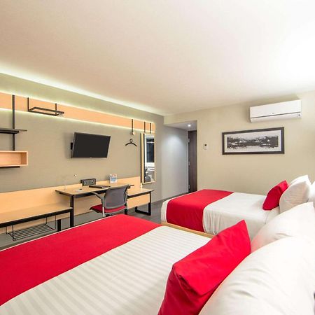 Comfort Inn Delicias Bagian luar foto