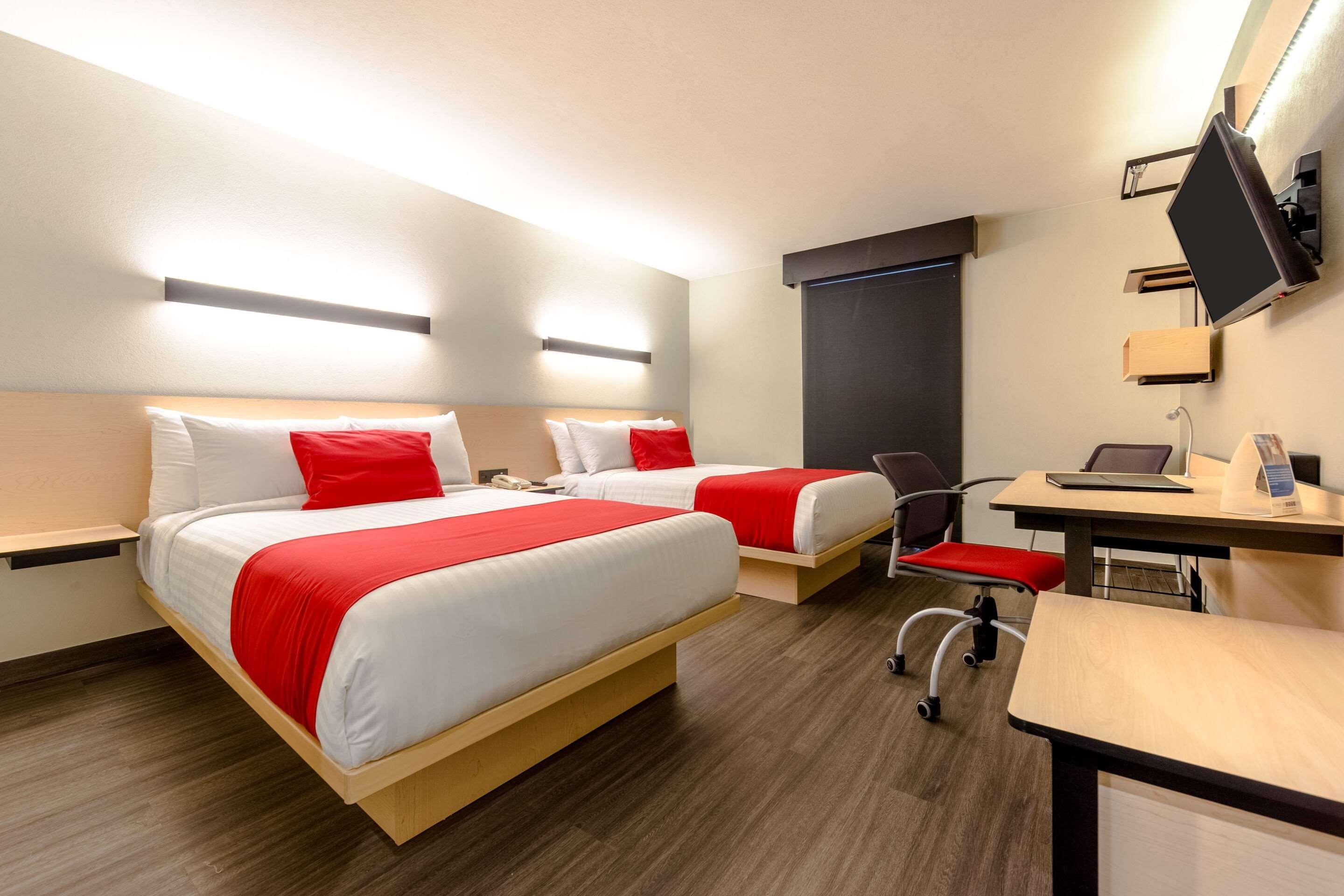 Comfort Inn Delicias Bagian luar foto