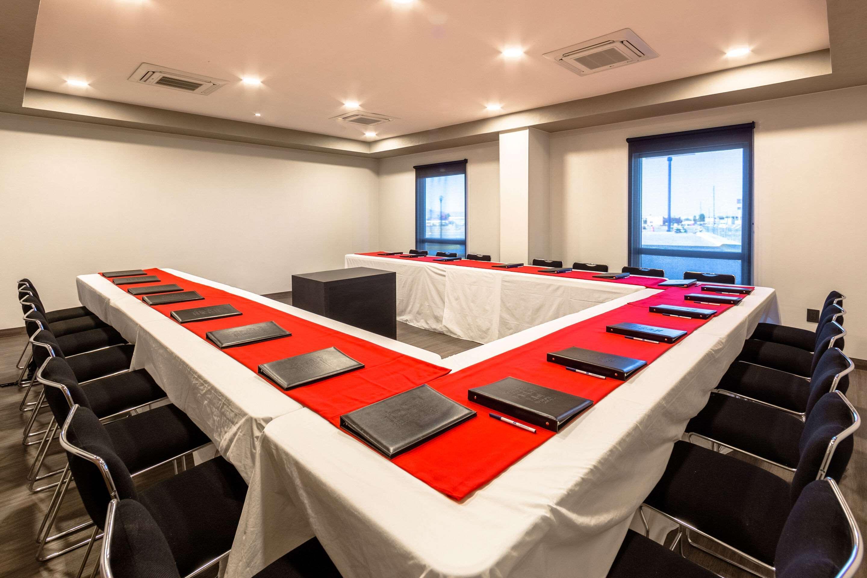Comfort Inn Delicias Bagian luar foto