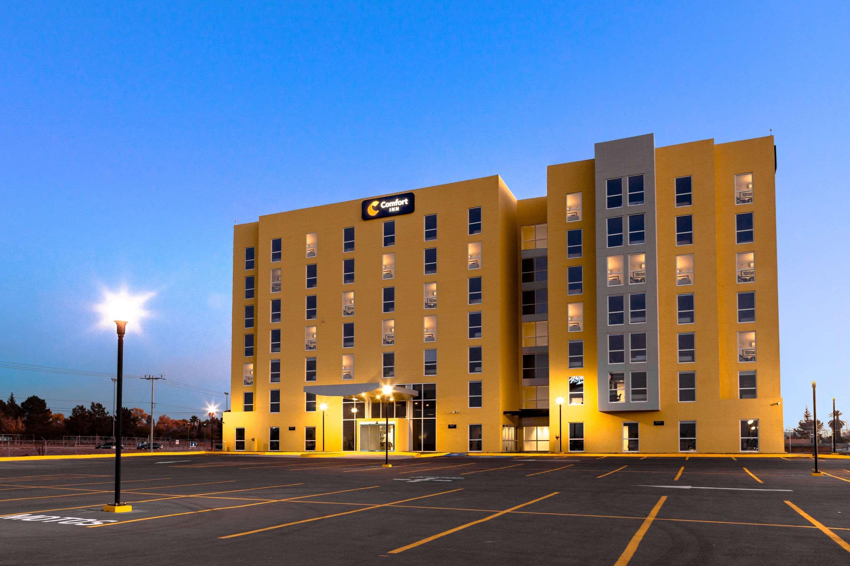 Comfort Inn Delicias Bagian luar foto