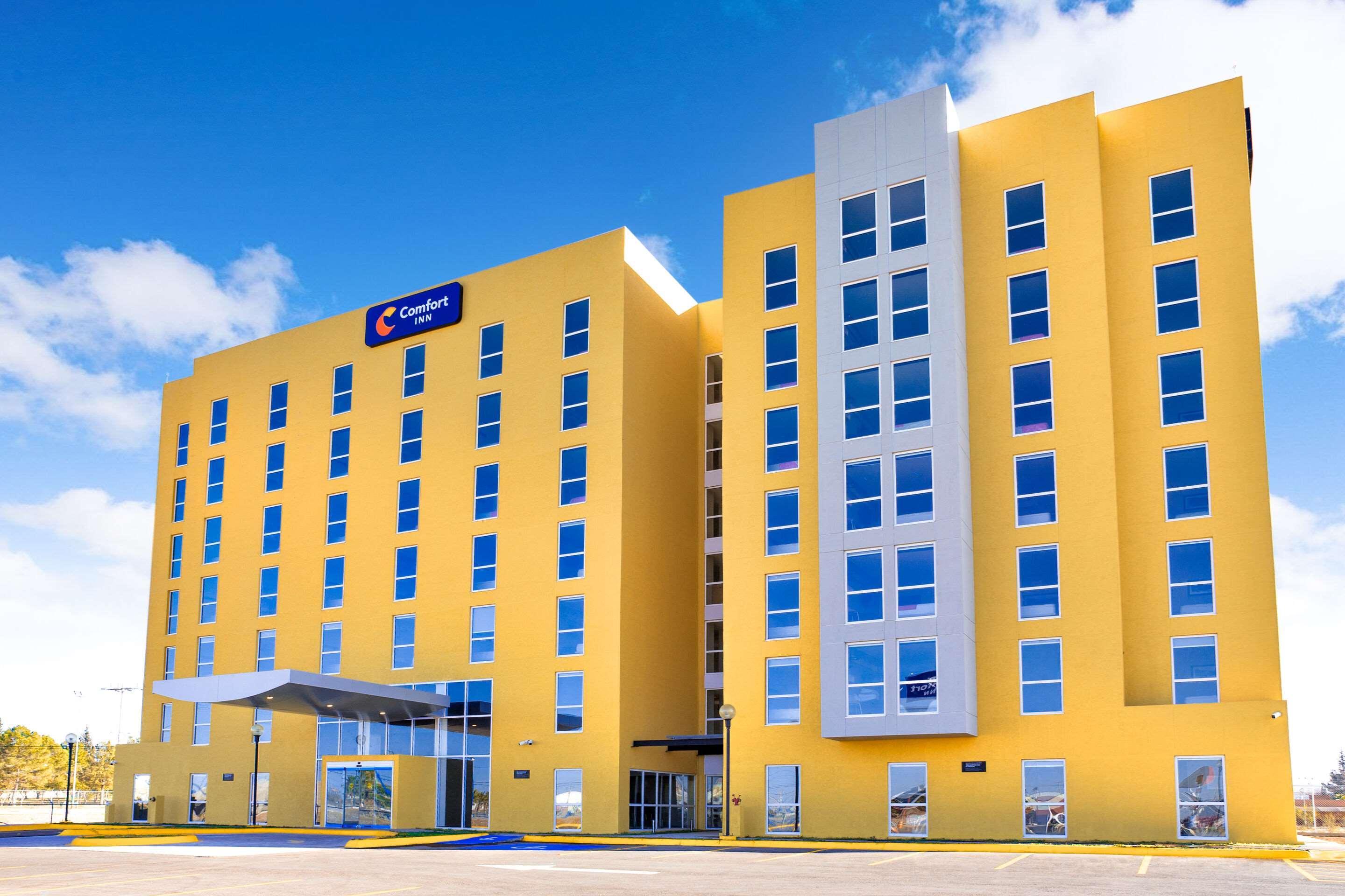Comfort Inn Delicias Bagian luar foto