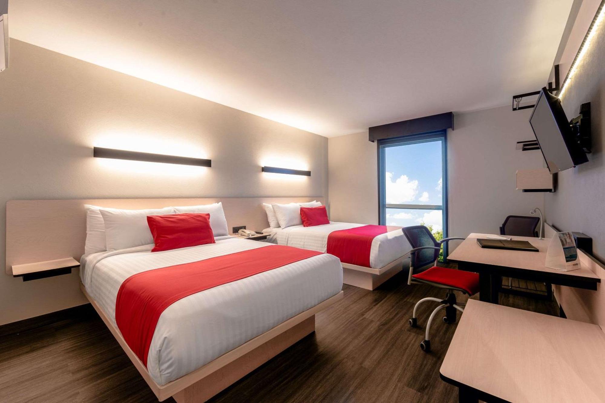 Comfort Inn Delicias Bagian luar foto