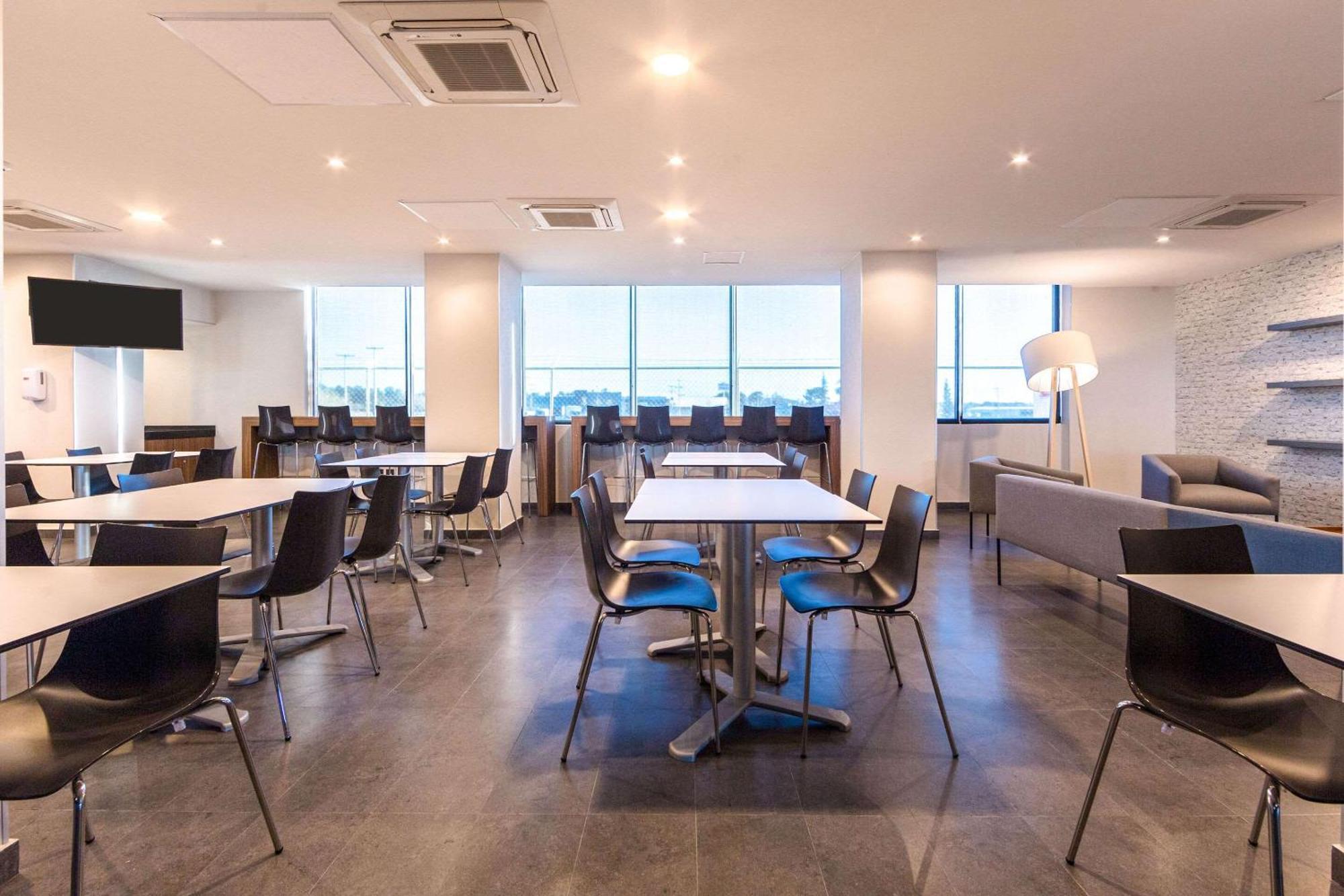 Comfort Inn Delicias Bagian luar foto